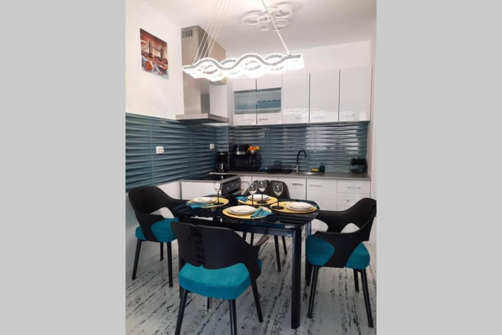 Apartament Erika シナヤ エクステリア 写真